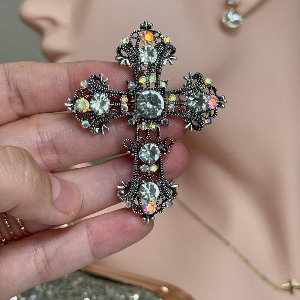 Vintage Style Jeweled Cross Brooch - Picture 3 of 7